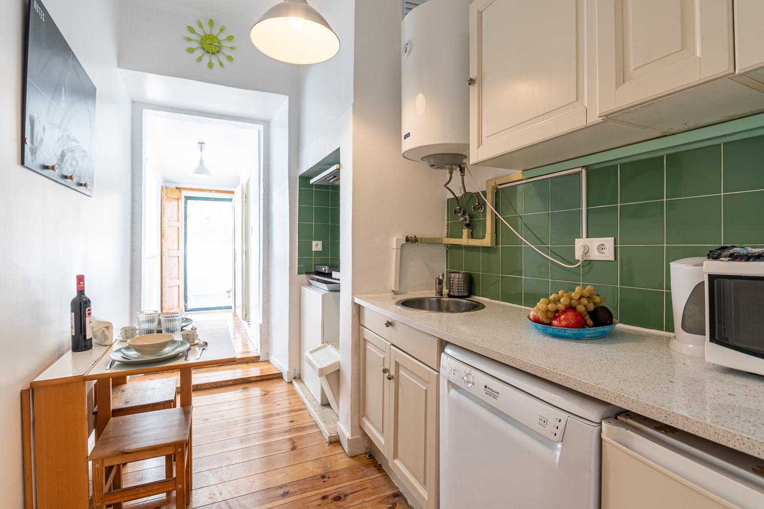 Spacious Apartment With Terrace At Graca Lisbon Bagian luar foto