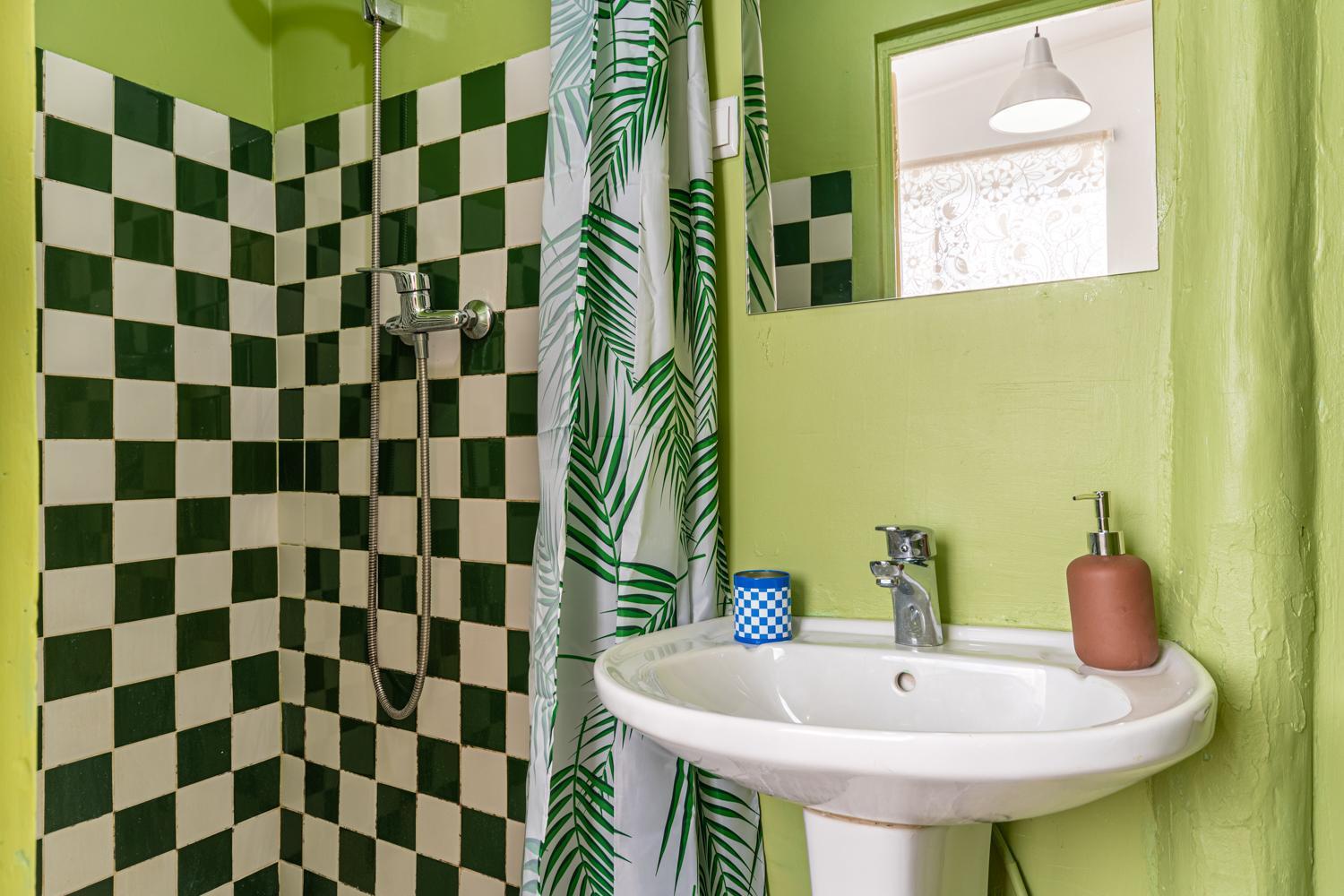 Spacious Apartment With Terrace At Graca Lisbon Bagian luar foto